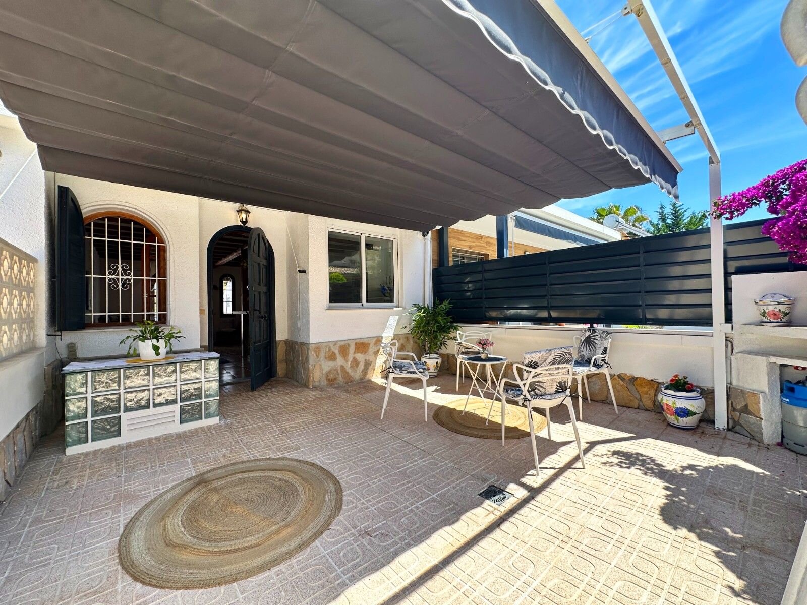 3-Bedroom House in Lomas de Cabo Roig, Orihuela Costa - Image 4
