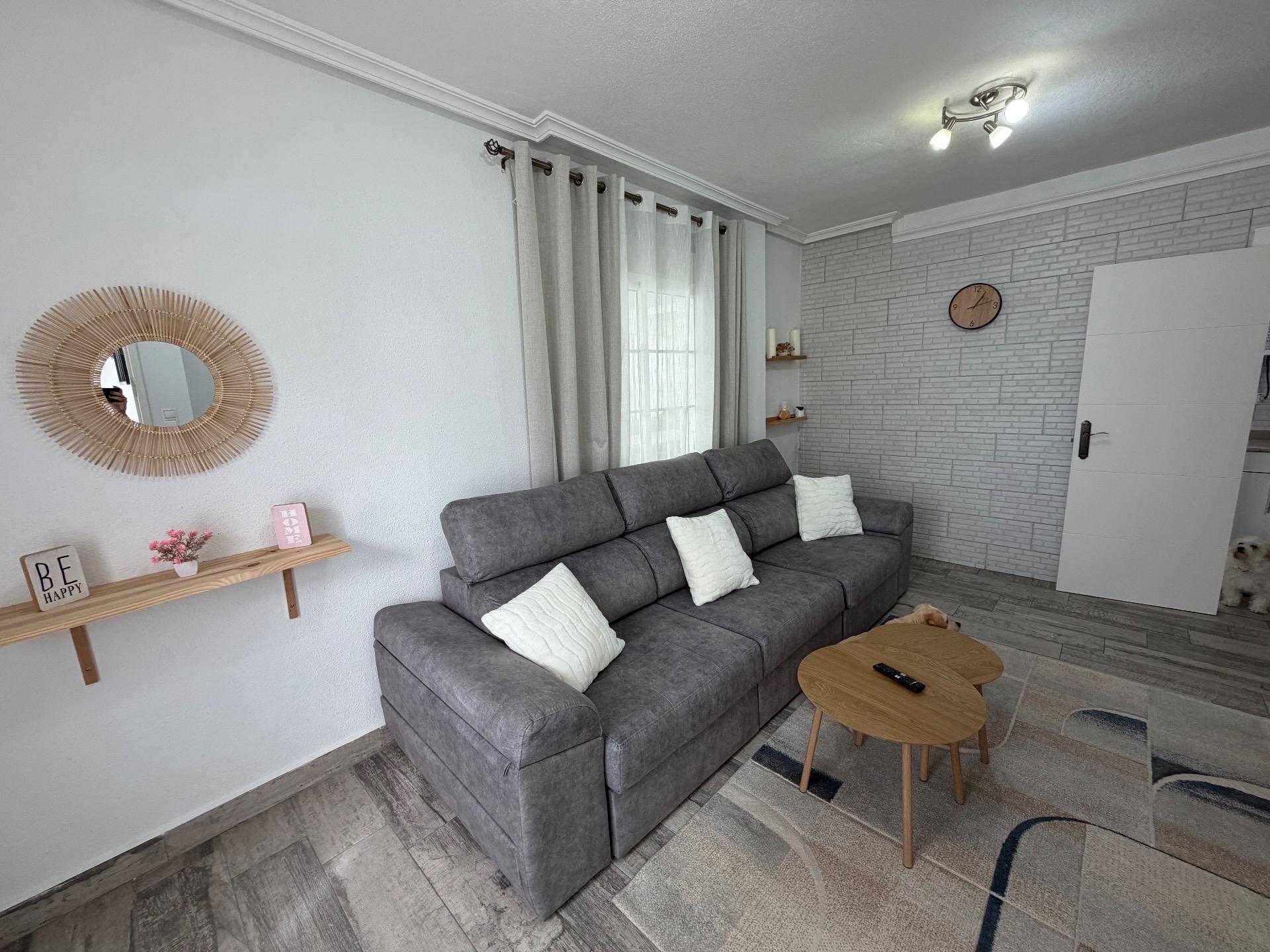 Huis met 3 Slaapkamers in La Zenia, Orihuela Costa - Image 14