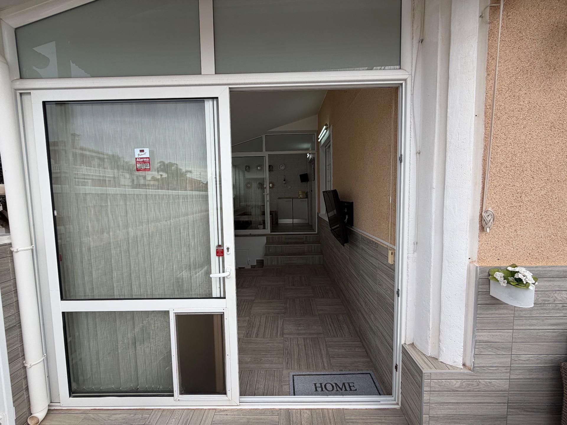 Huis met 3 Slaapkamers in La Zenia, Orihuela Costa - Image 5