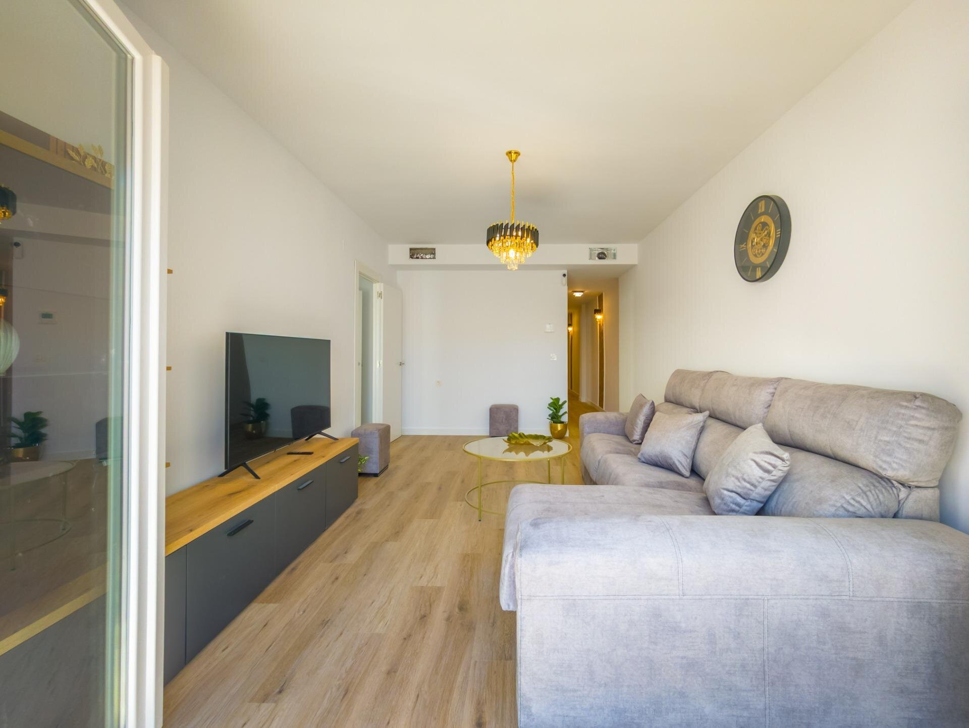 3-Bedroom Apartment in Estacion de Autobuses, Torrevieja - Image 10