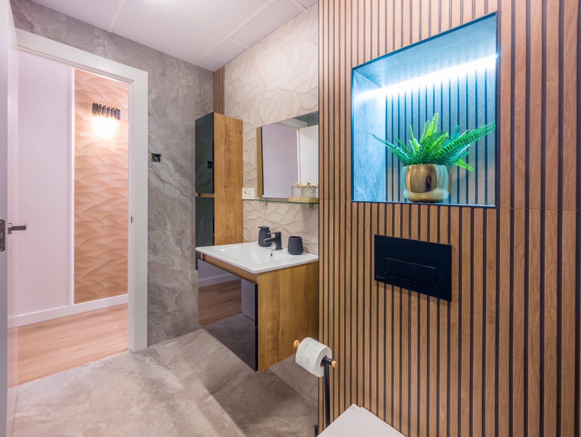 3-Bedroom Apartment in Estacion de Autobuses, Torrevieja - Image 14
