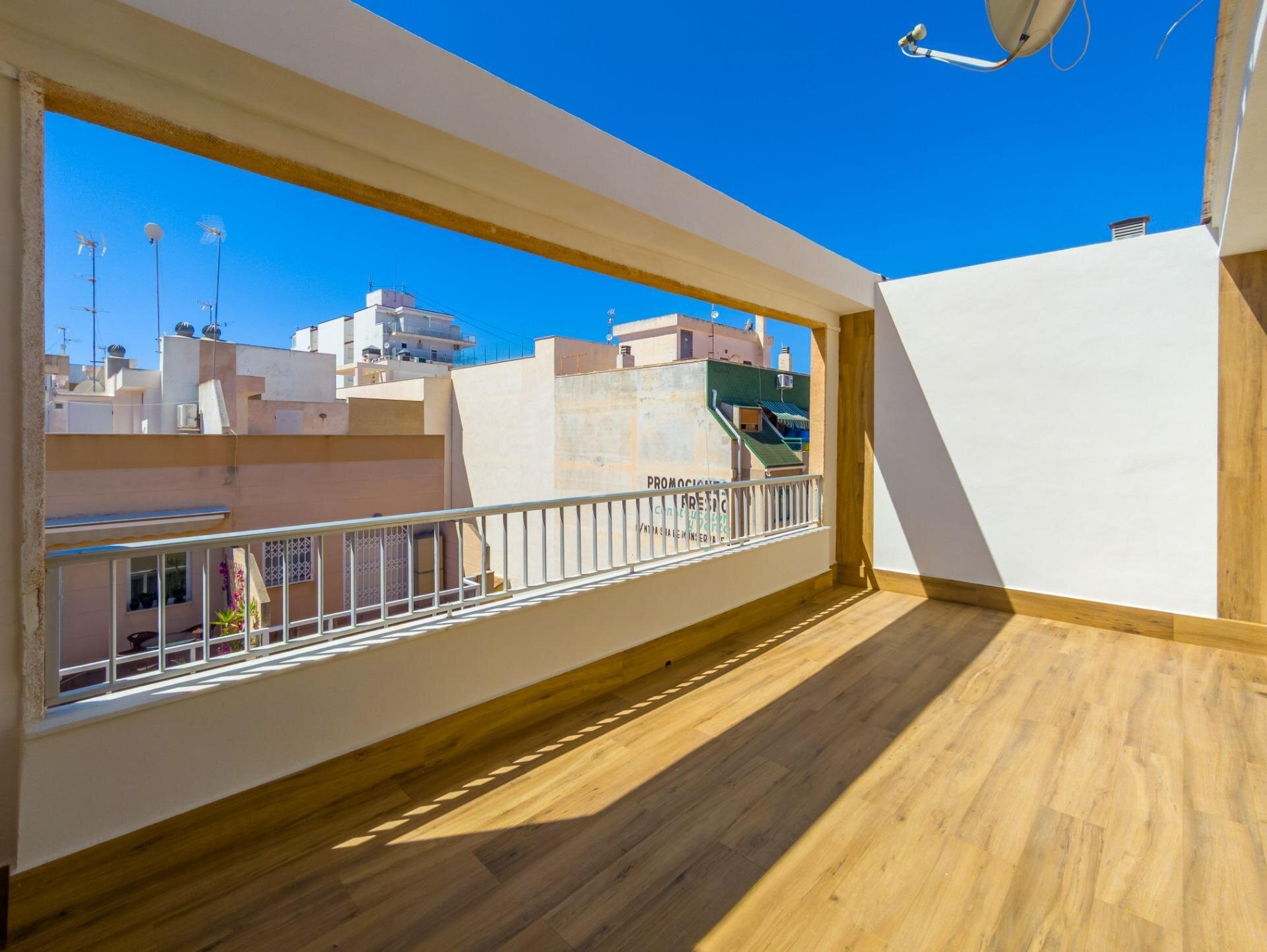 3-Bedroom Apartment in Estacion de Autobuses, Torrevieja - Image 18