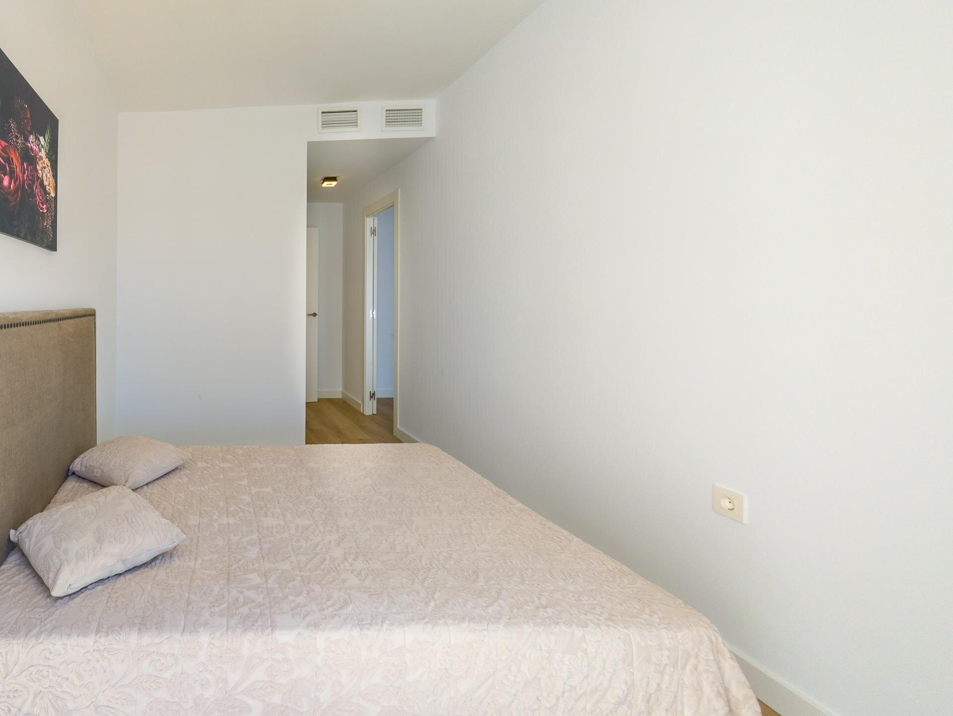3-Bedroom Apartment in Estacion de Autobuses, Torrevieja - Image 25