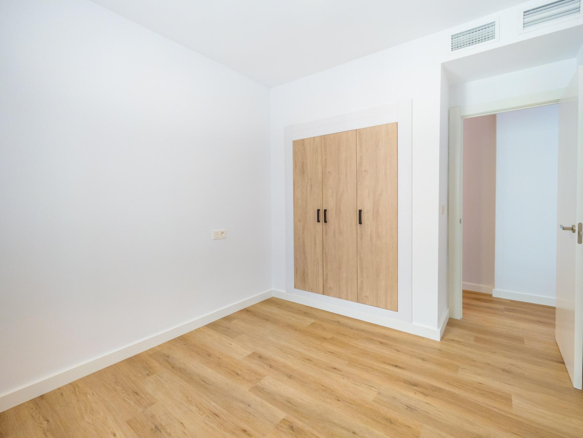 3-Bedroom Apartment in Estacion de Autobuses, Torrevieja - Image 28