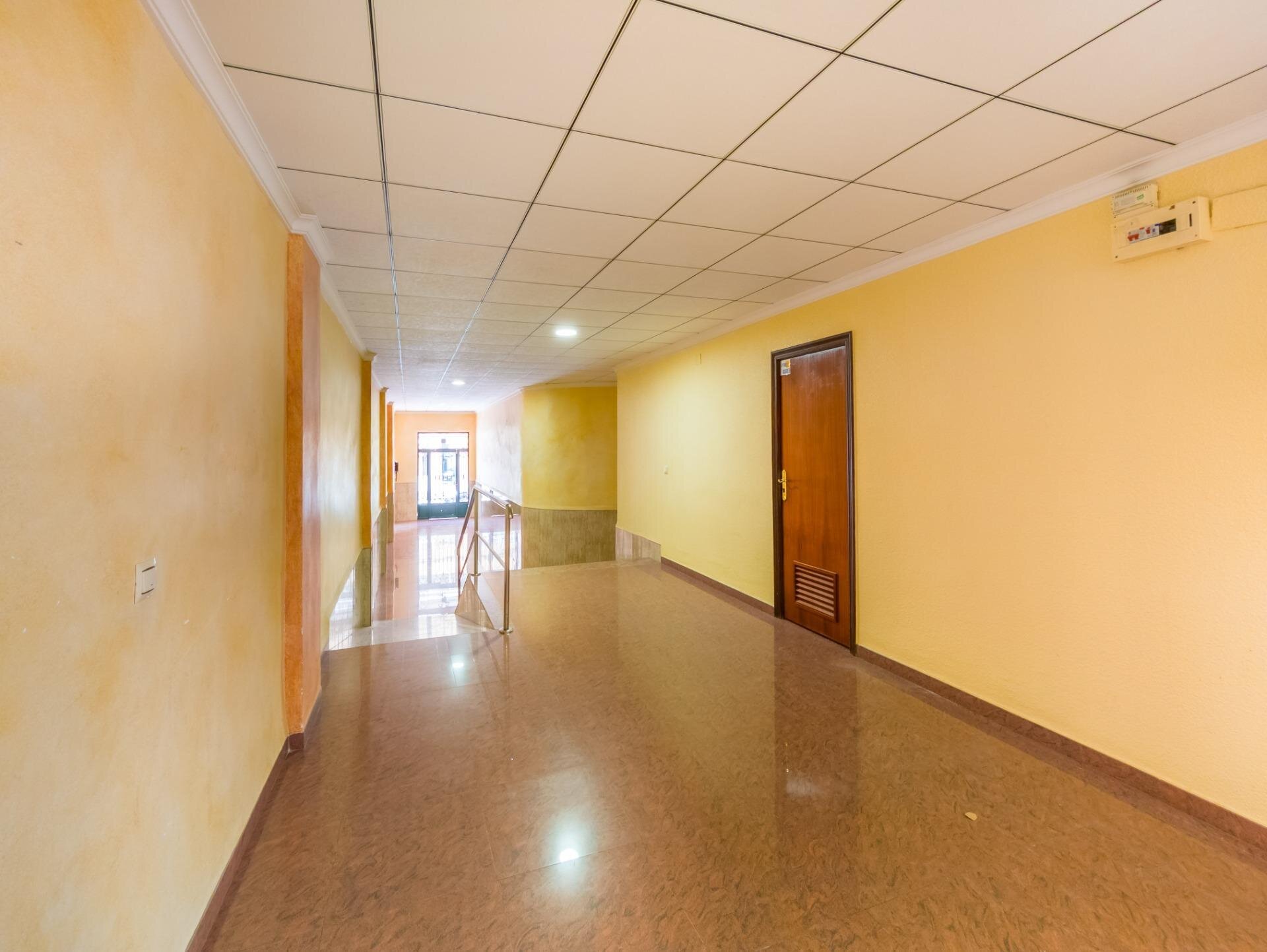 3-Bedroom Apartment in Estacion de Autobuses, Torrevieja - Image 32