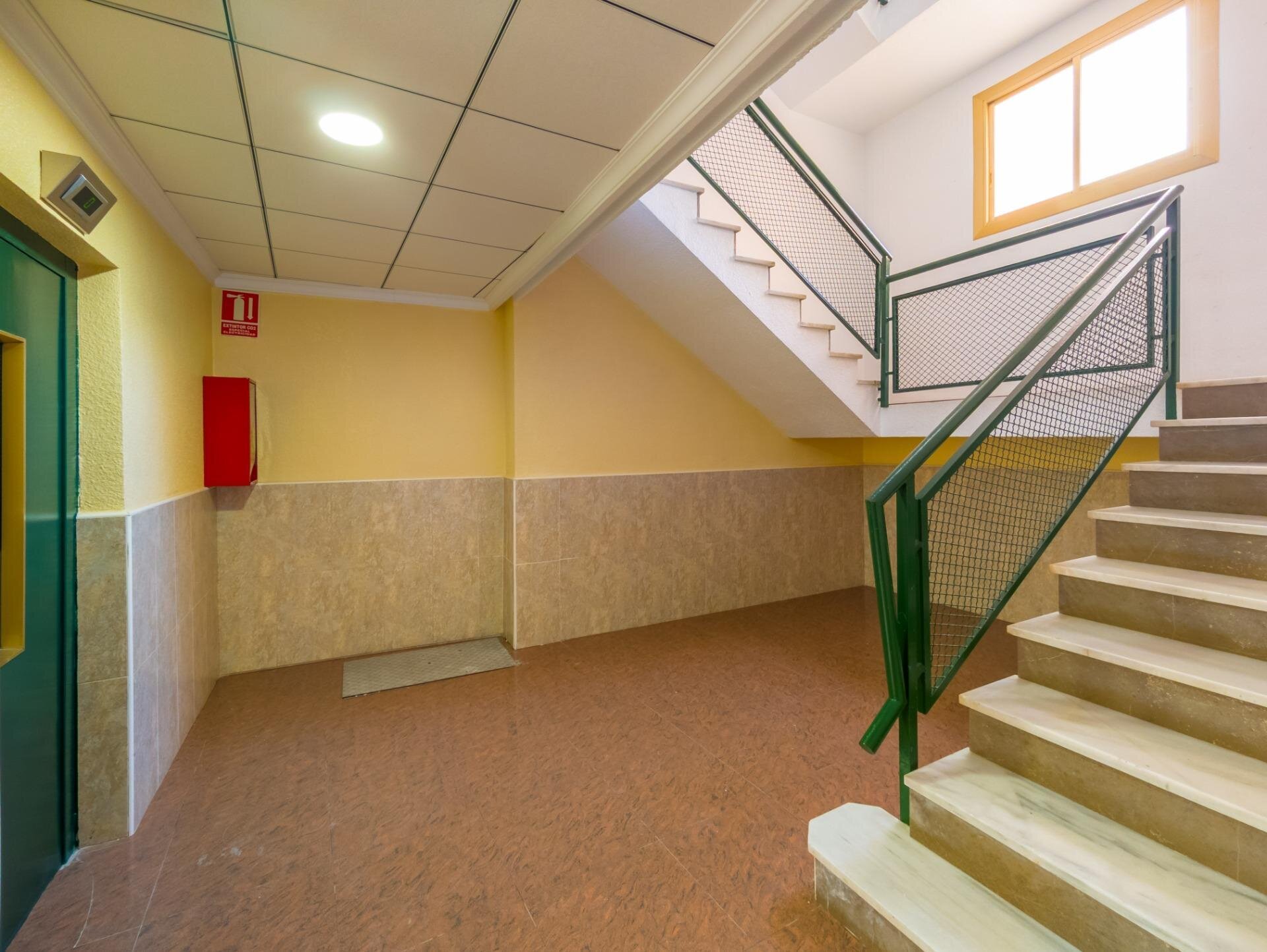 3-Bedroom Apartment in Estacion de Autobuses, Torrevieja - Image 33