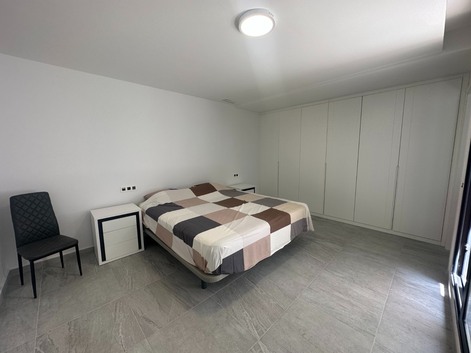 5-Bedroom Villa in Pueblo, San Miguel de Salinas - Image 10
