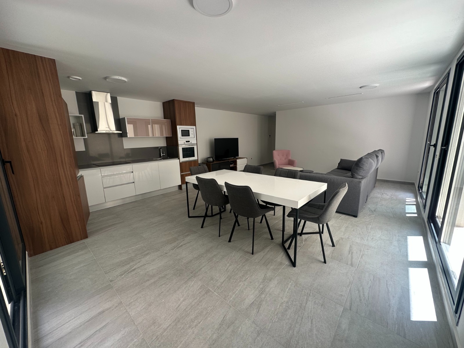 5-Bedroom Villa in Pueblo, San Miguel de Salinas - Image 34