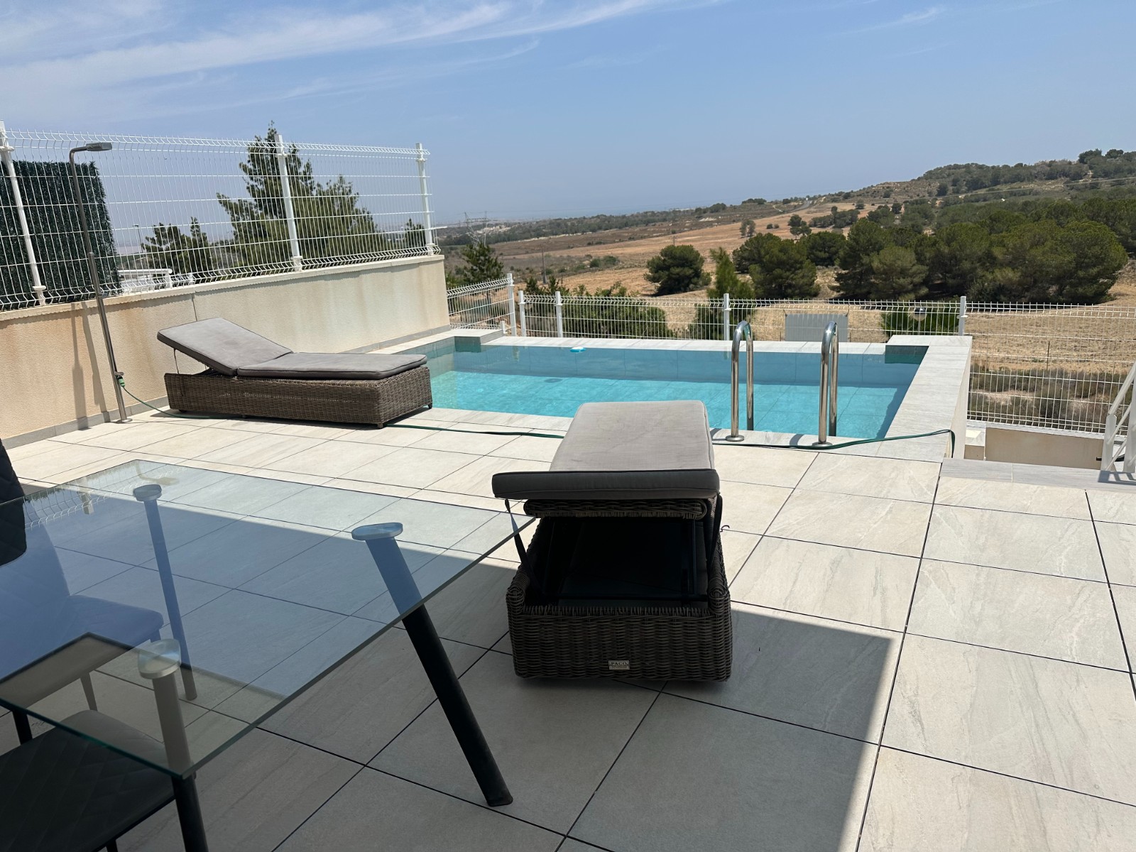 5-Bedroom Villa in Pueblo, San Miguel de Salinas - Image 4