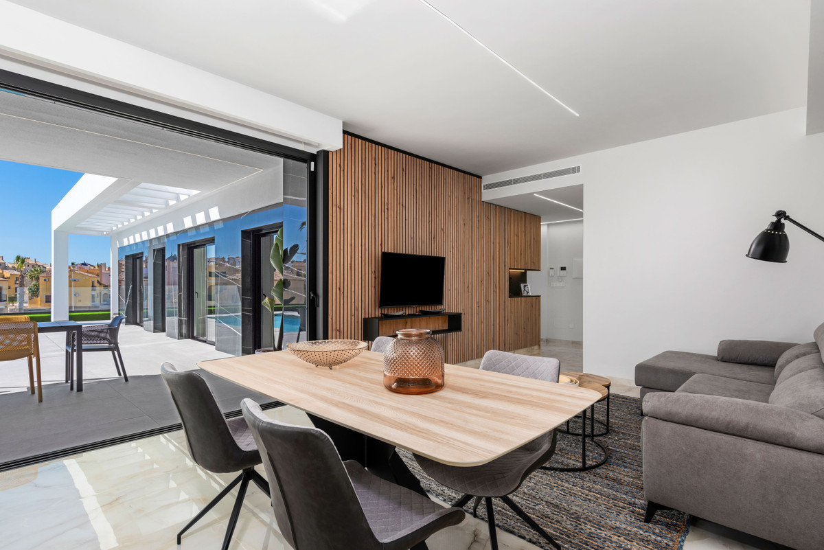 3-Bedroom Detached House in Algorfa - Image 45