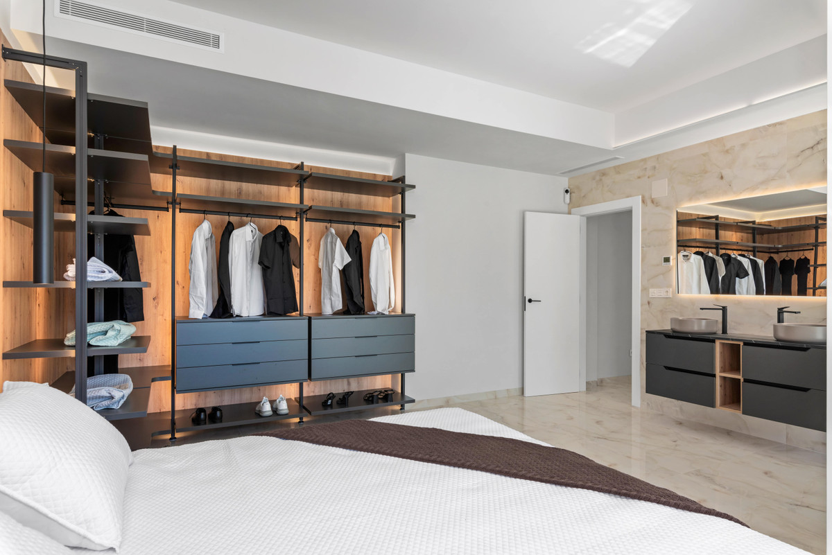 3-Bedroom Detached House in Algorfa - Image 17