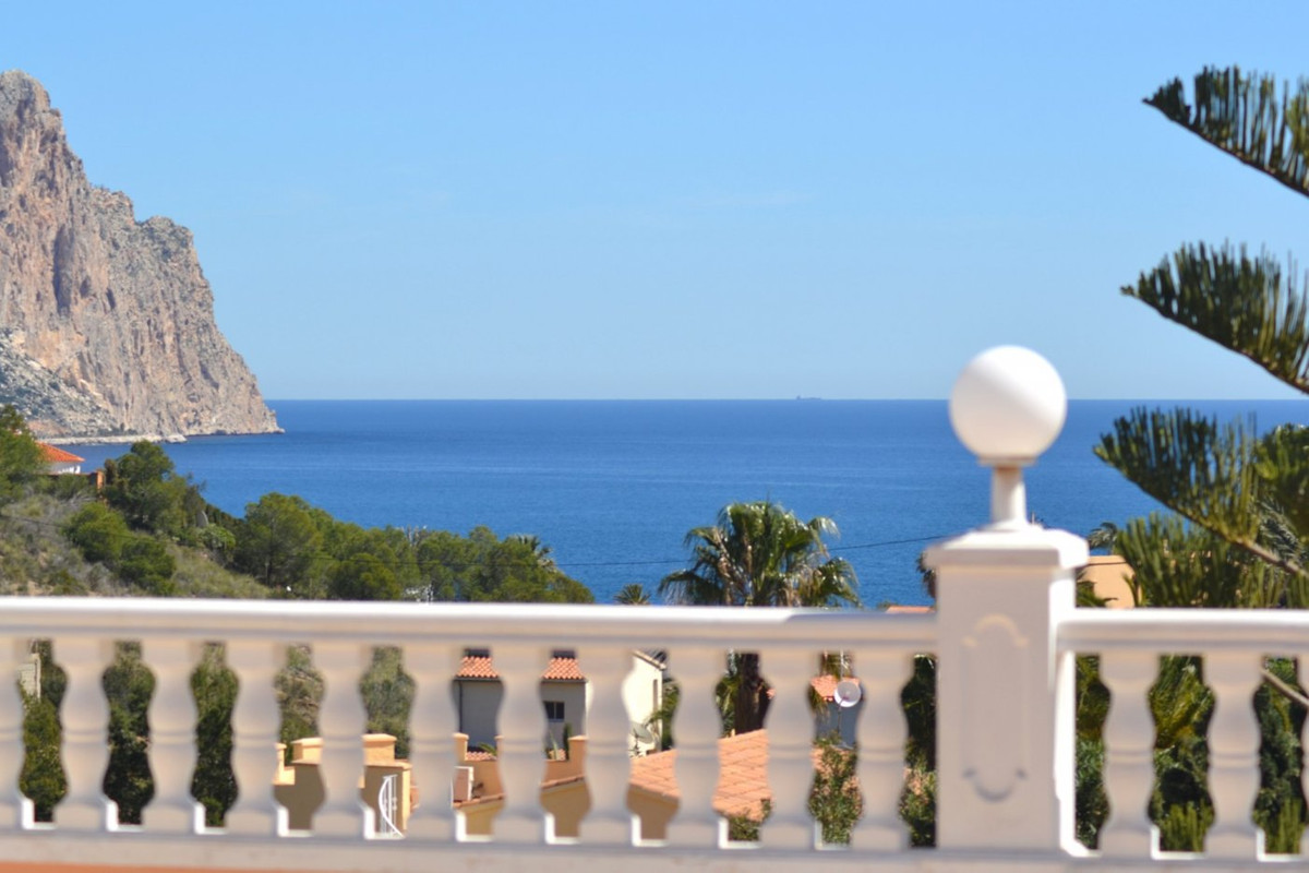 5-Bedroom Detached House in  Calpe - Image 7