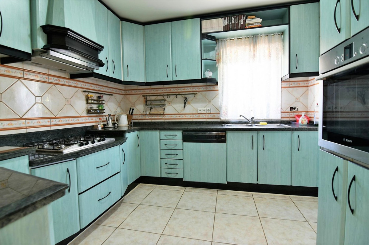 5-Bedroom Detached House in  Calpe - Image 13