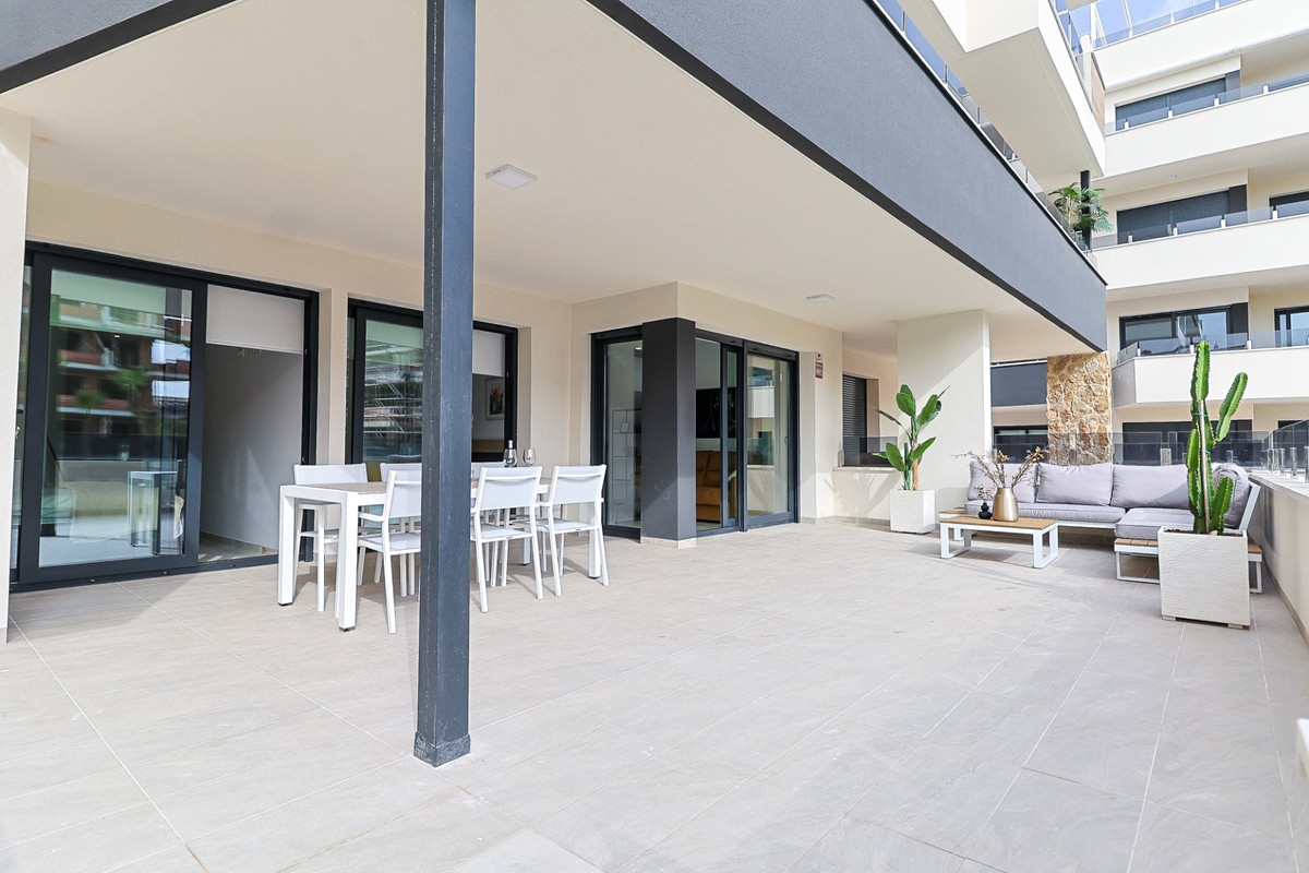 Benedenwoning met 2 Slaapkamers in Los Altos, Orihuela Co... - Image 6