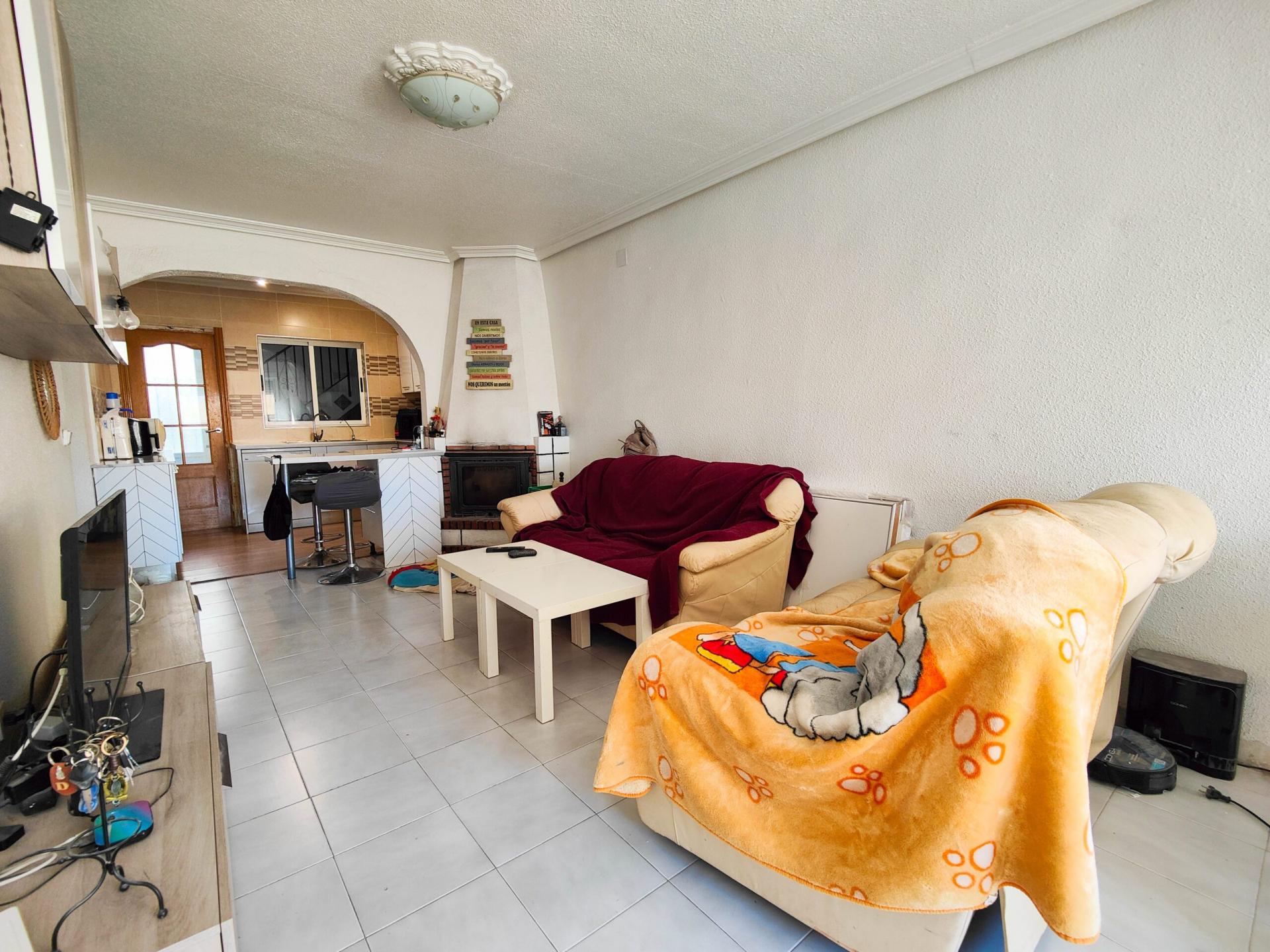 4-Bedroom House in San Miguel de Salinas - Image 18