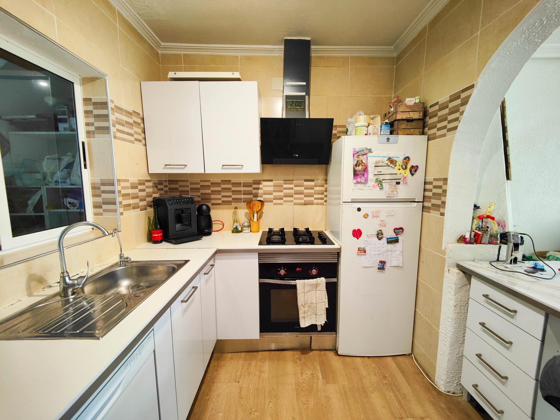 4-Bedroom House in San Miguel de Salinas - Image 23