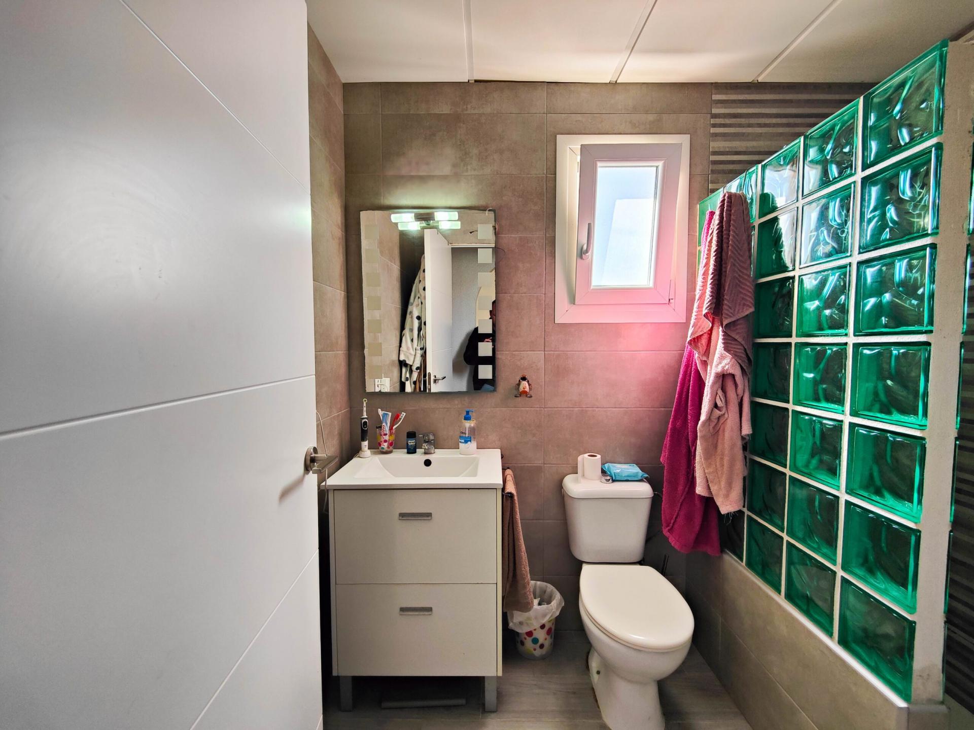 4-Bedroom House in San Miguel de Salinas - Image 27