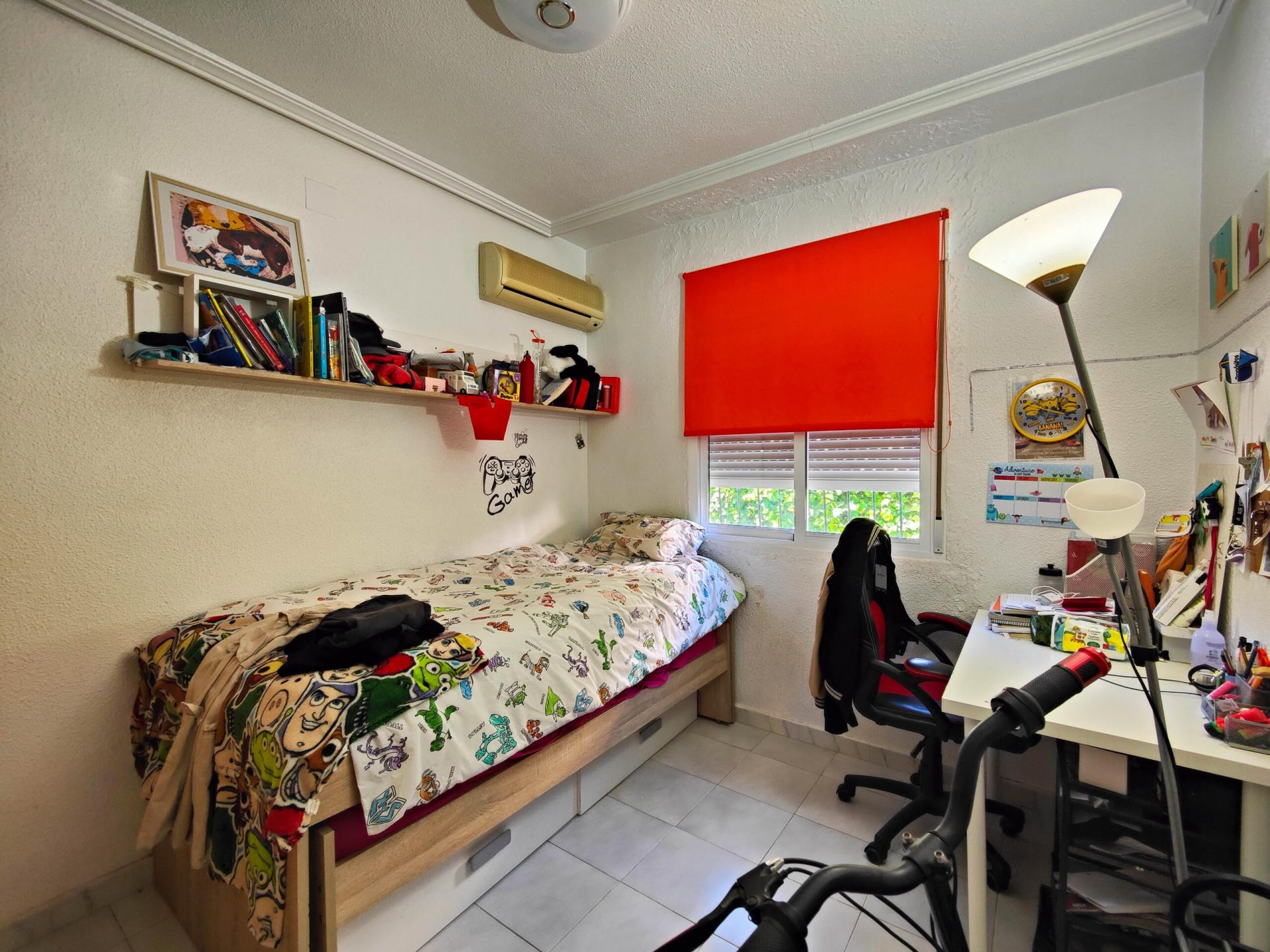 4-Bedroom House in San Miguel de Salinas - Image 29