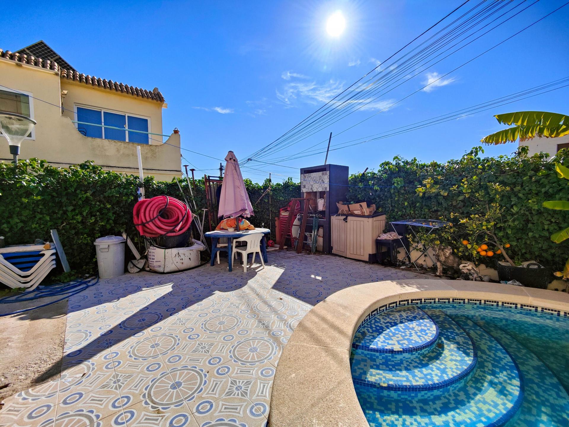 4-Bedroom House in San Miguel de Salinas - Image 3