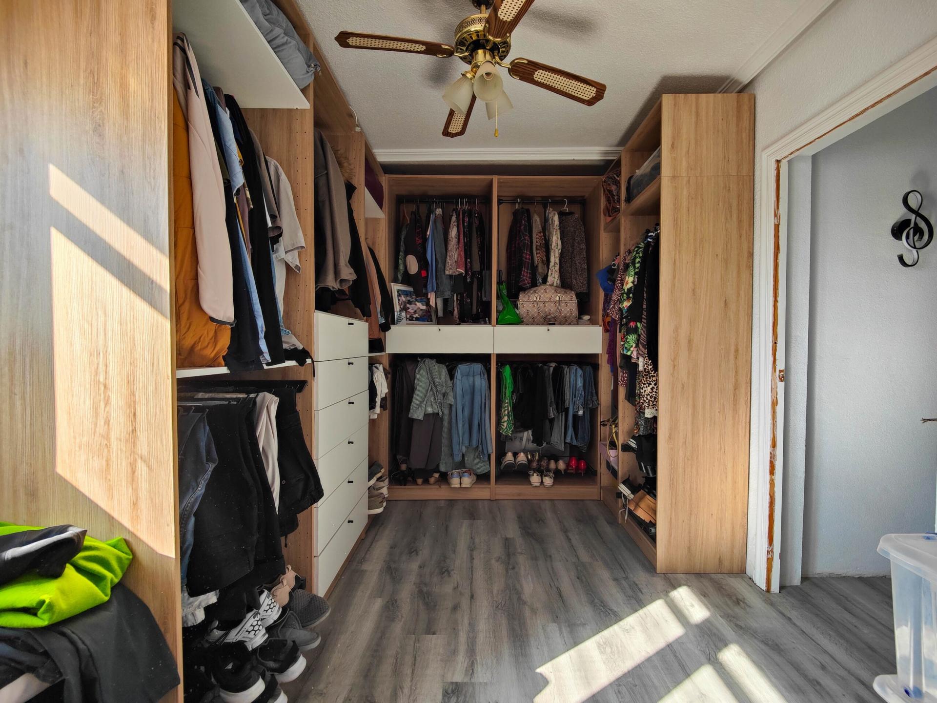 4-Bedroom House in San Miguel de Salinas - Image 35