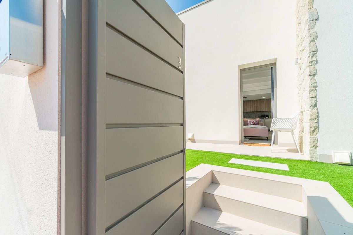 3-Bedroom Villa in San Miguel de Salinas - Image 21