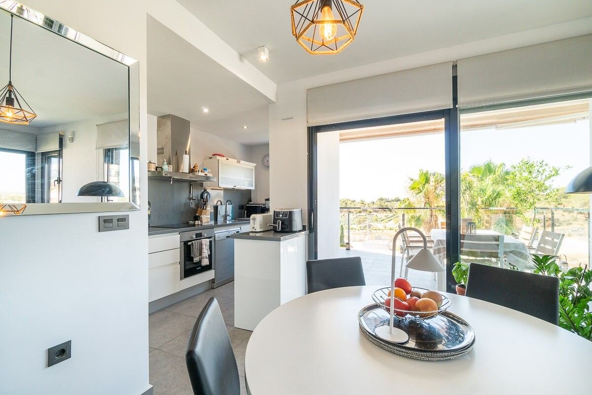 Penthouse met 3 Slaapkamers in Villamartín-las Filipinas, Orihuela Costa - Image 8