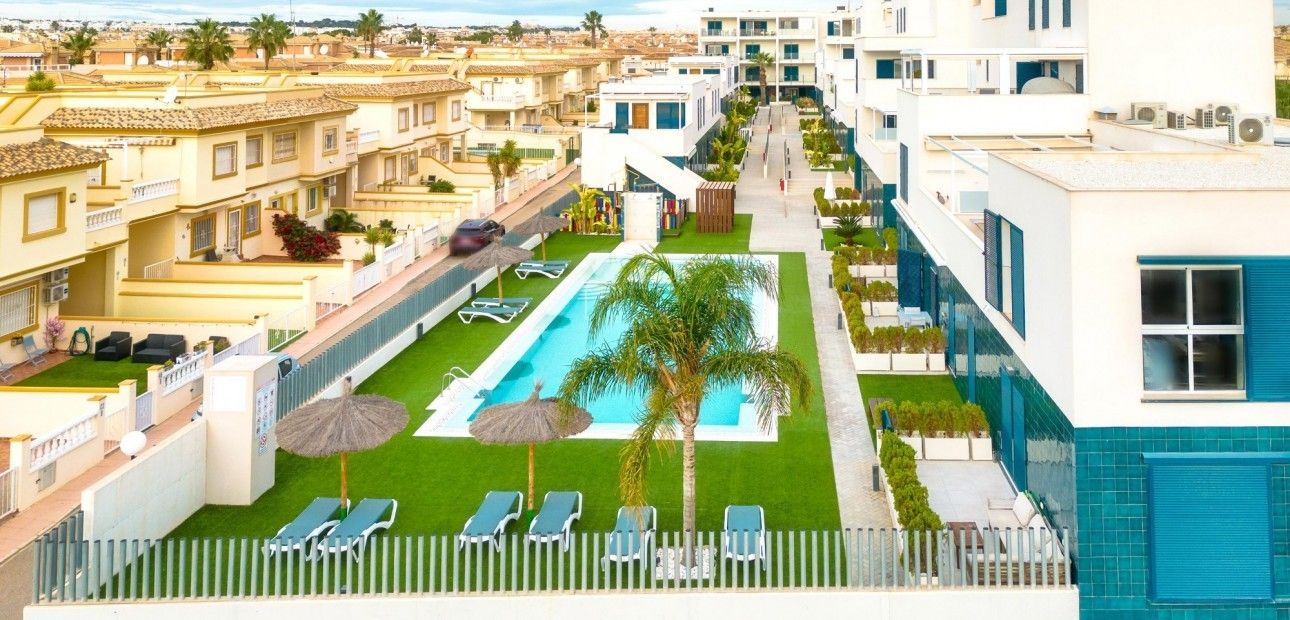 1-Bedroom Apartment in Playa Flamenca, Orihuela Costa - Image 21