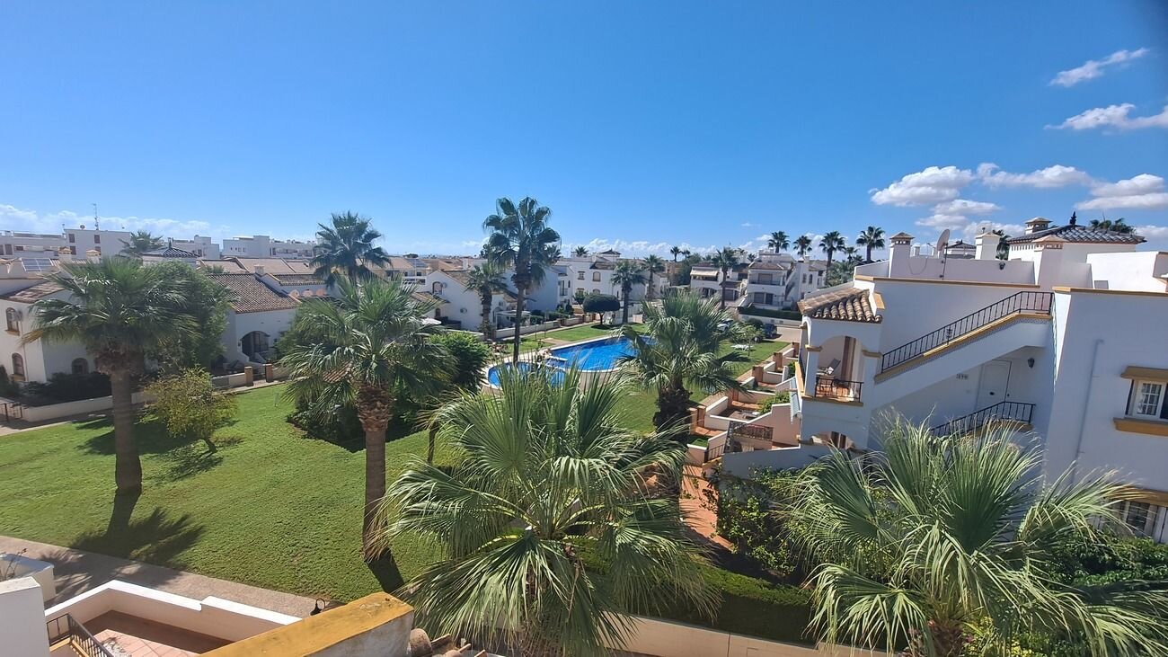 2-Bedroom House in Villamartín-las Filipinas, Orihuela Costa - Image 3