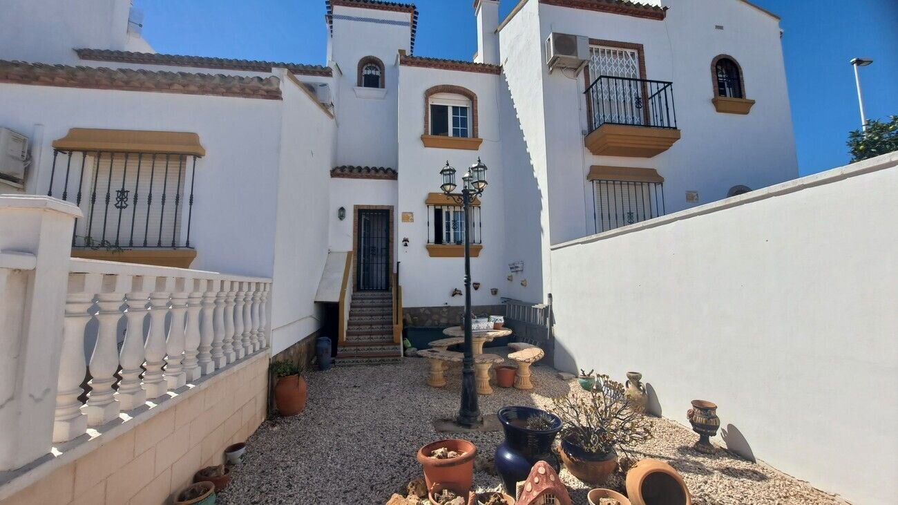 2-Bedroom House in Villamartín-las Filipinas, Orihuela Costa - Image 9