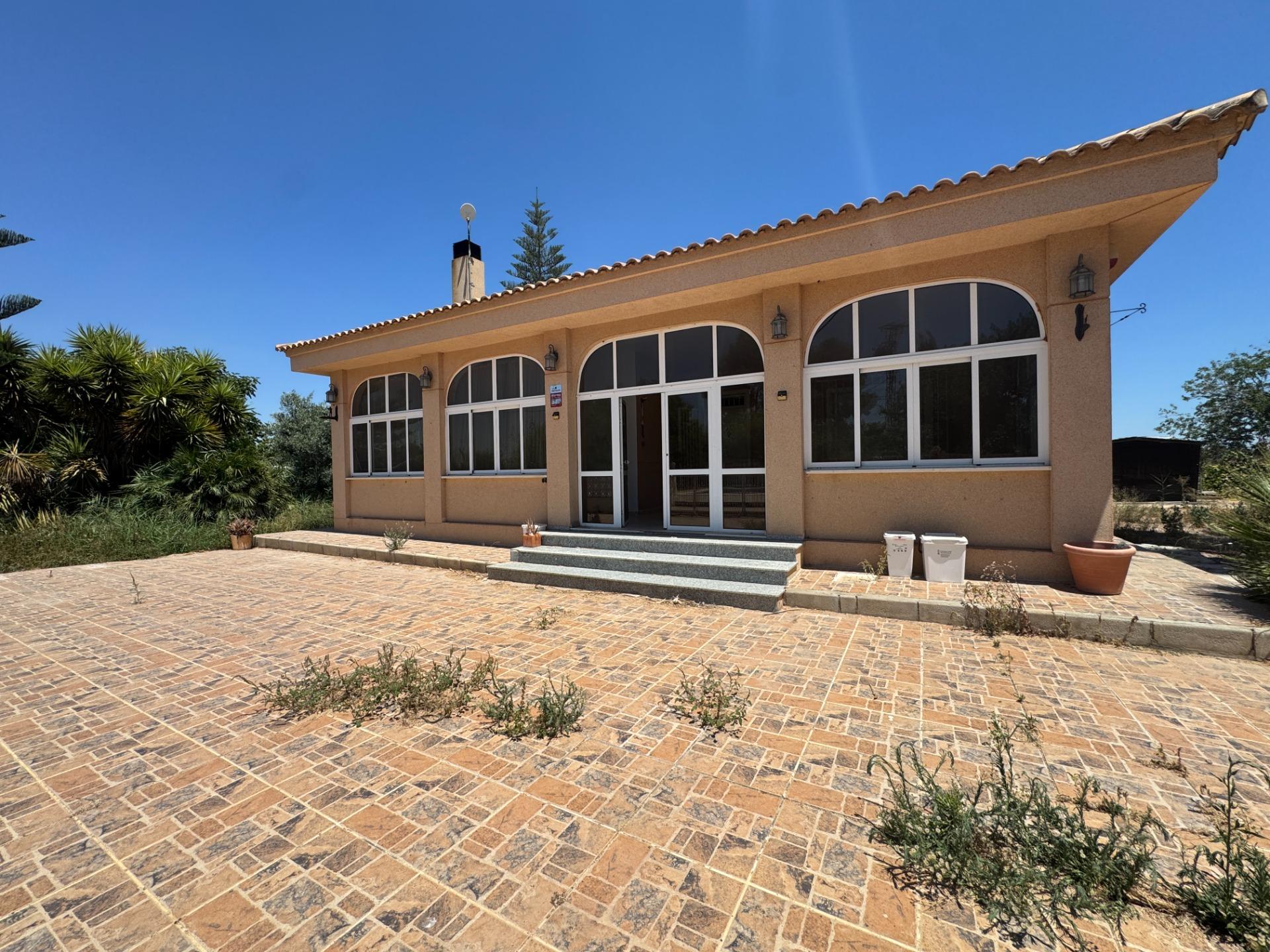 4-Bedroom Country House in Comunidad Valenciana, Dolores - Image 1