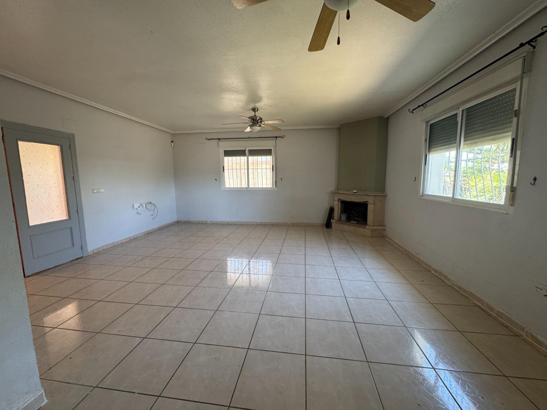 4-Bedroom Country House in Dolores - Image 16