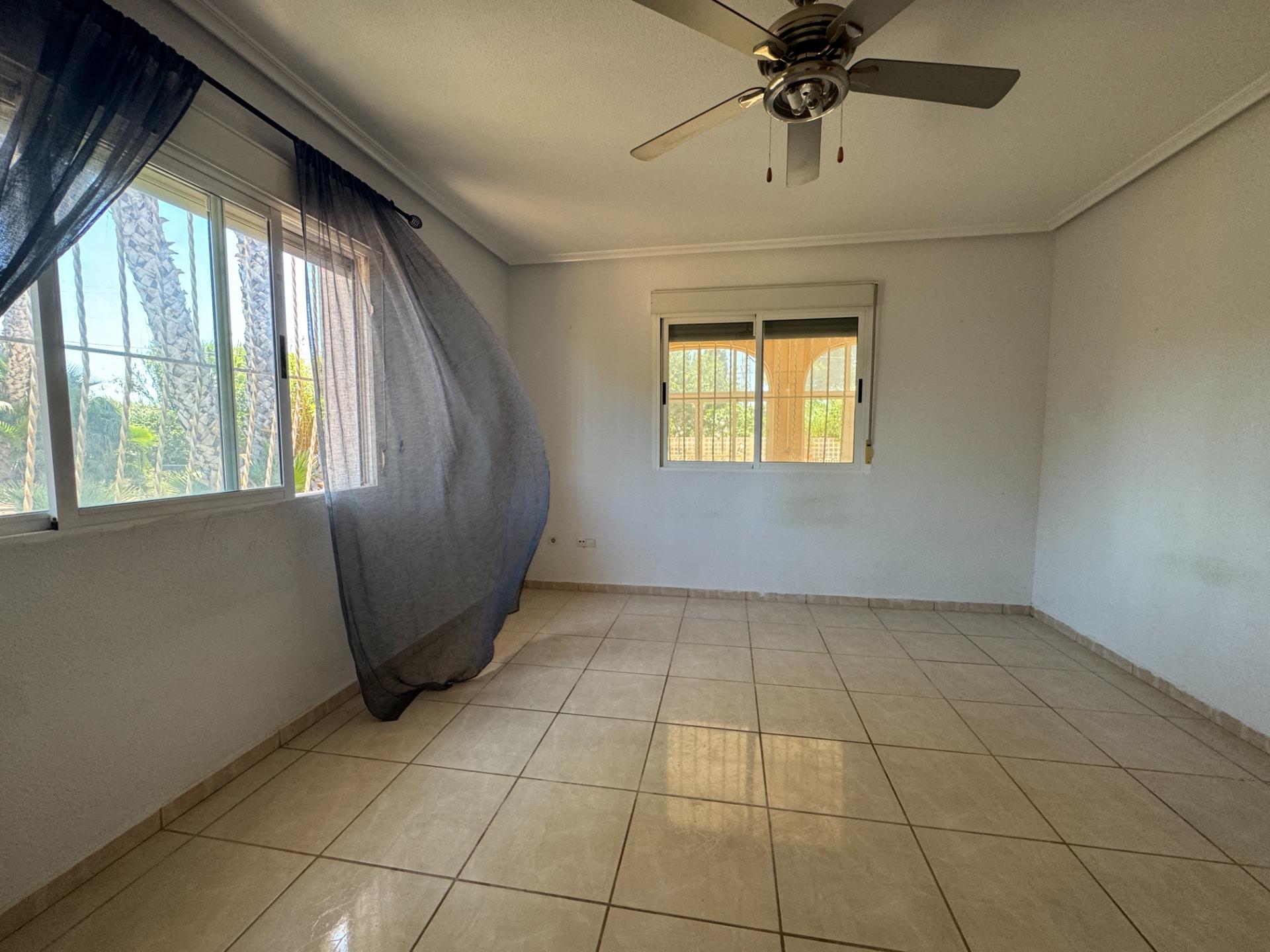4-Bedroom Country House in Comunidad Valenciana, Dolores - Image 20