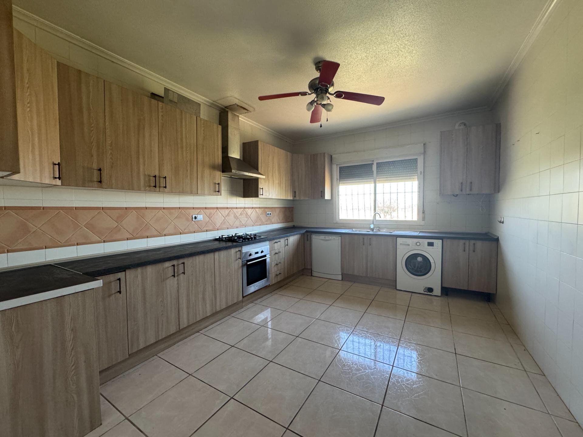 4-Bedroom Country House in Dolores - Image 4