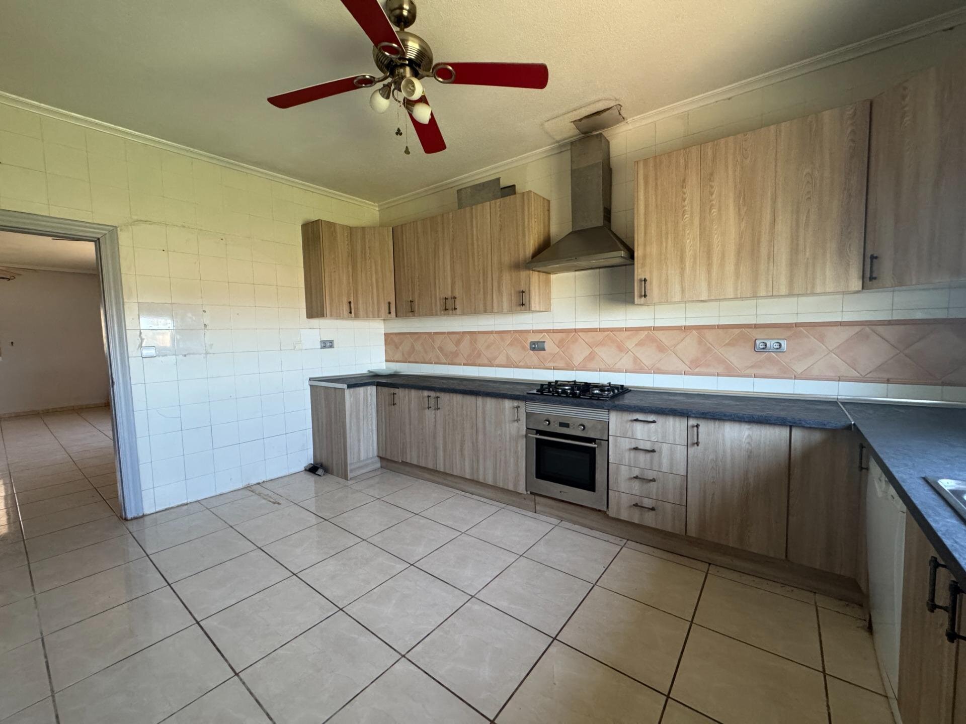 4-Bedroom Country House in Dolores - Image 6