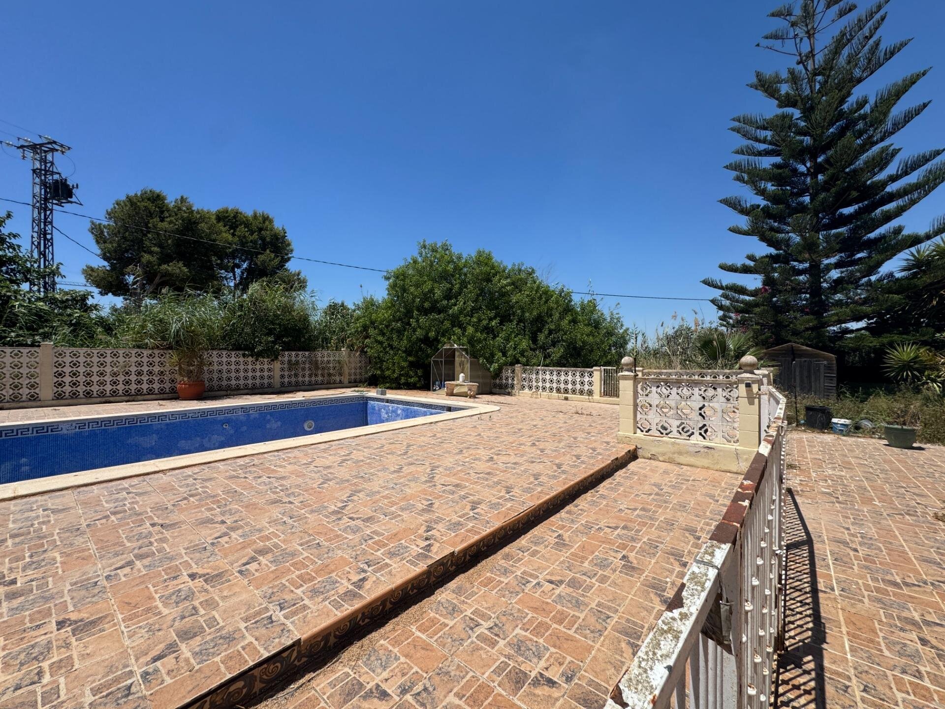 4-Bedroom Country House in Dolores - Image 9