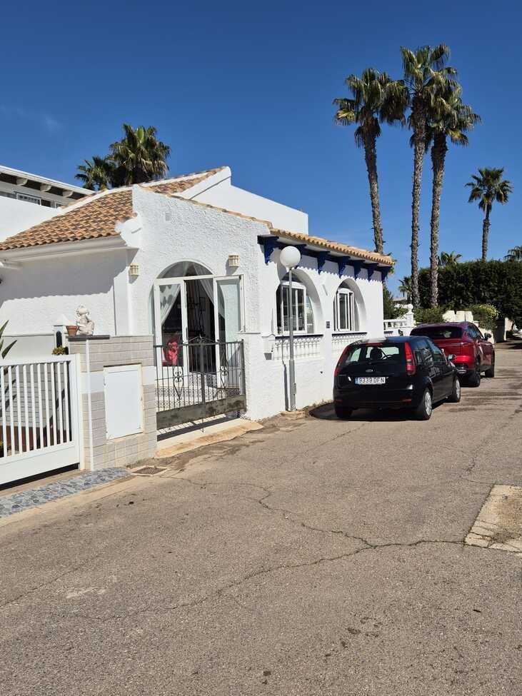 3-Bedroom Semi-detached house in Los Alcázares, Los Alcázares - Image 2