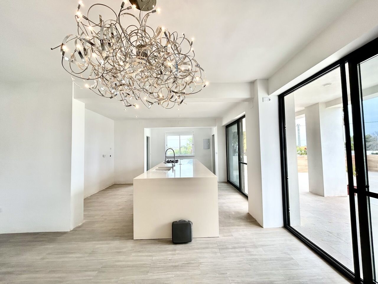 8-Bedroom Villa in Pueblo 8, Los Montesinos - Image 12