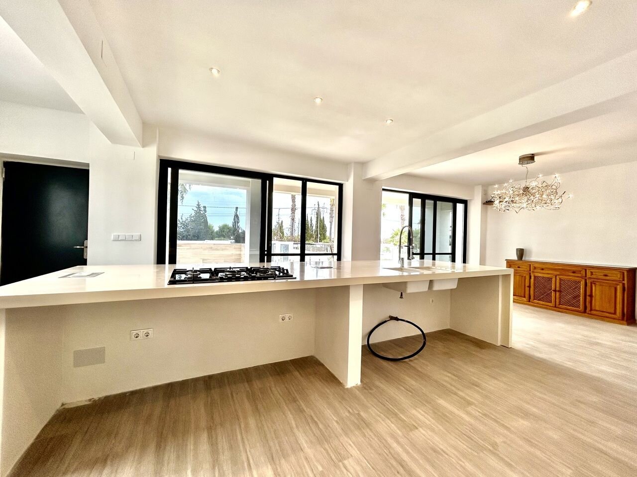8-Bedroom Villa in Pueblo 8, Los Montesinos - Image 14