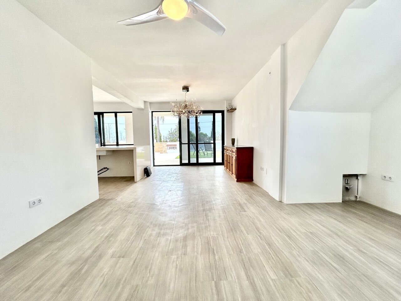 8-Bedroom Villa in Pueblo 8, Los Montesinos - Image 15