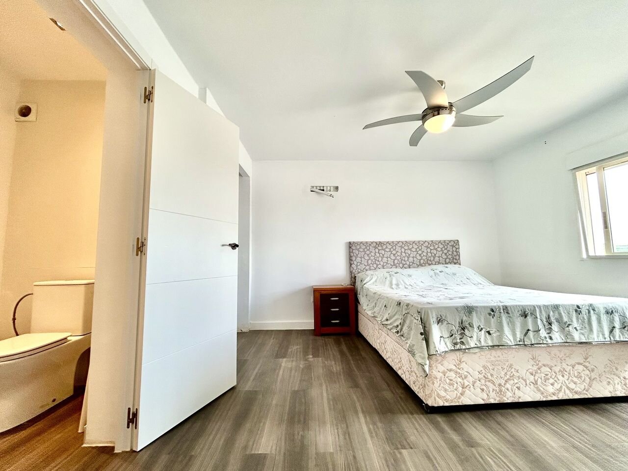 8-Bedroom Villa in Pueblo 8, Los Montesinos - Image 17