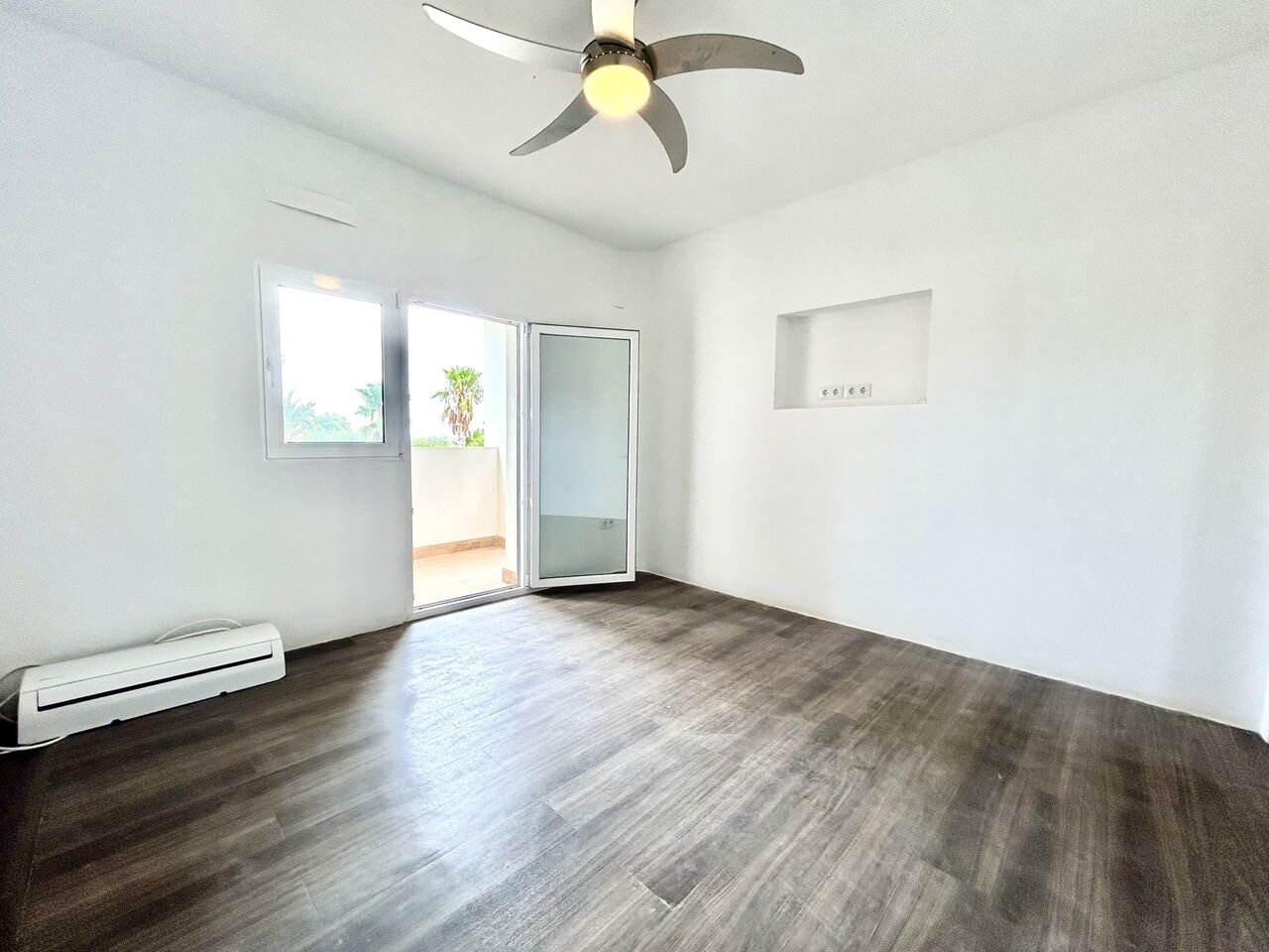 8-Bedroom Villa in Pueblo 8, Los Montesinos - Image 25