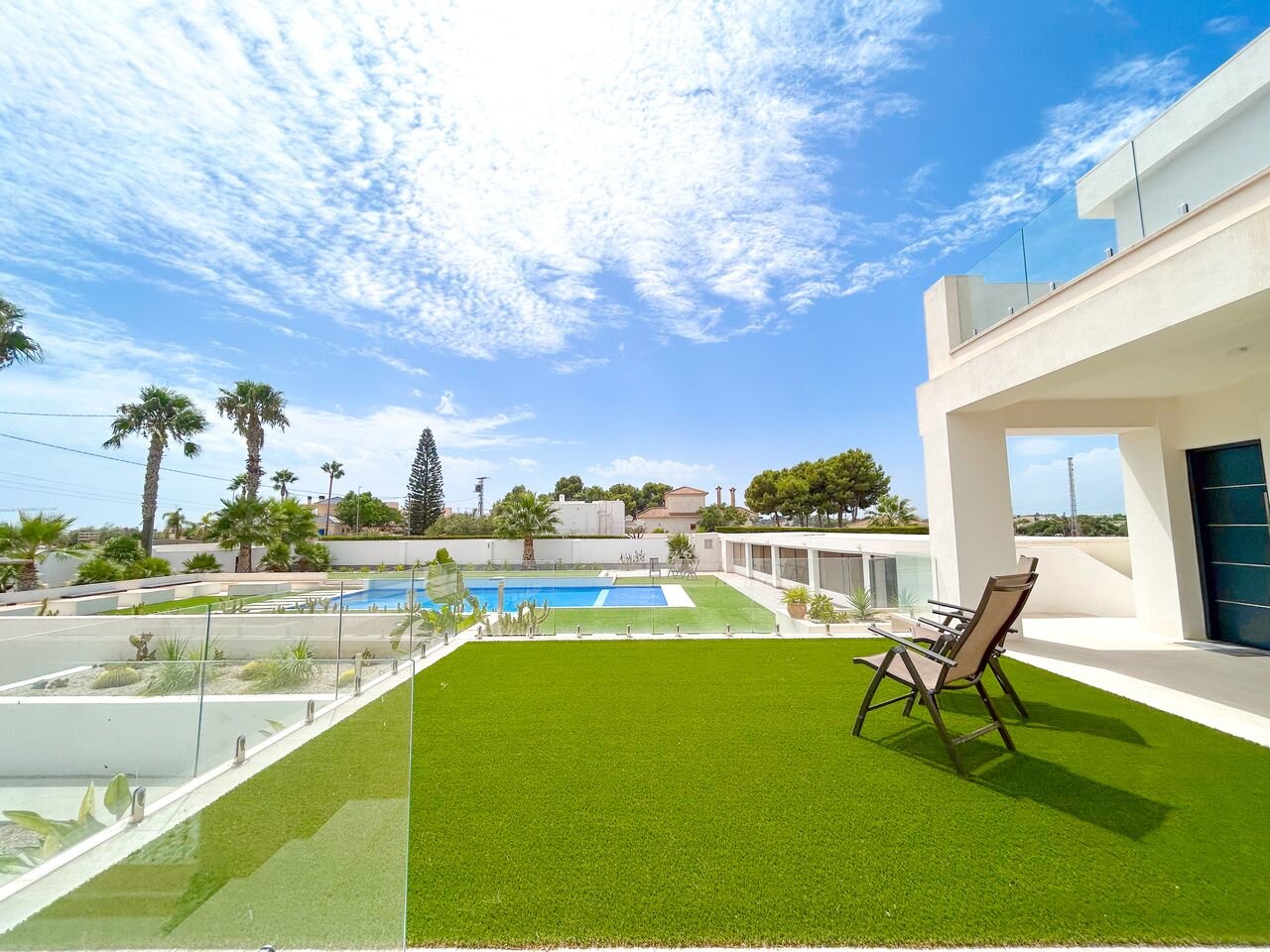 8-Bedroom Villa in Pueblo 8, Los Montesinos - Image 3