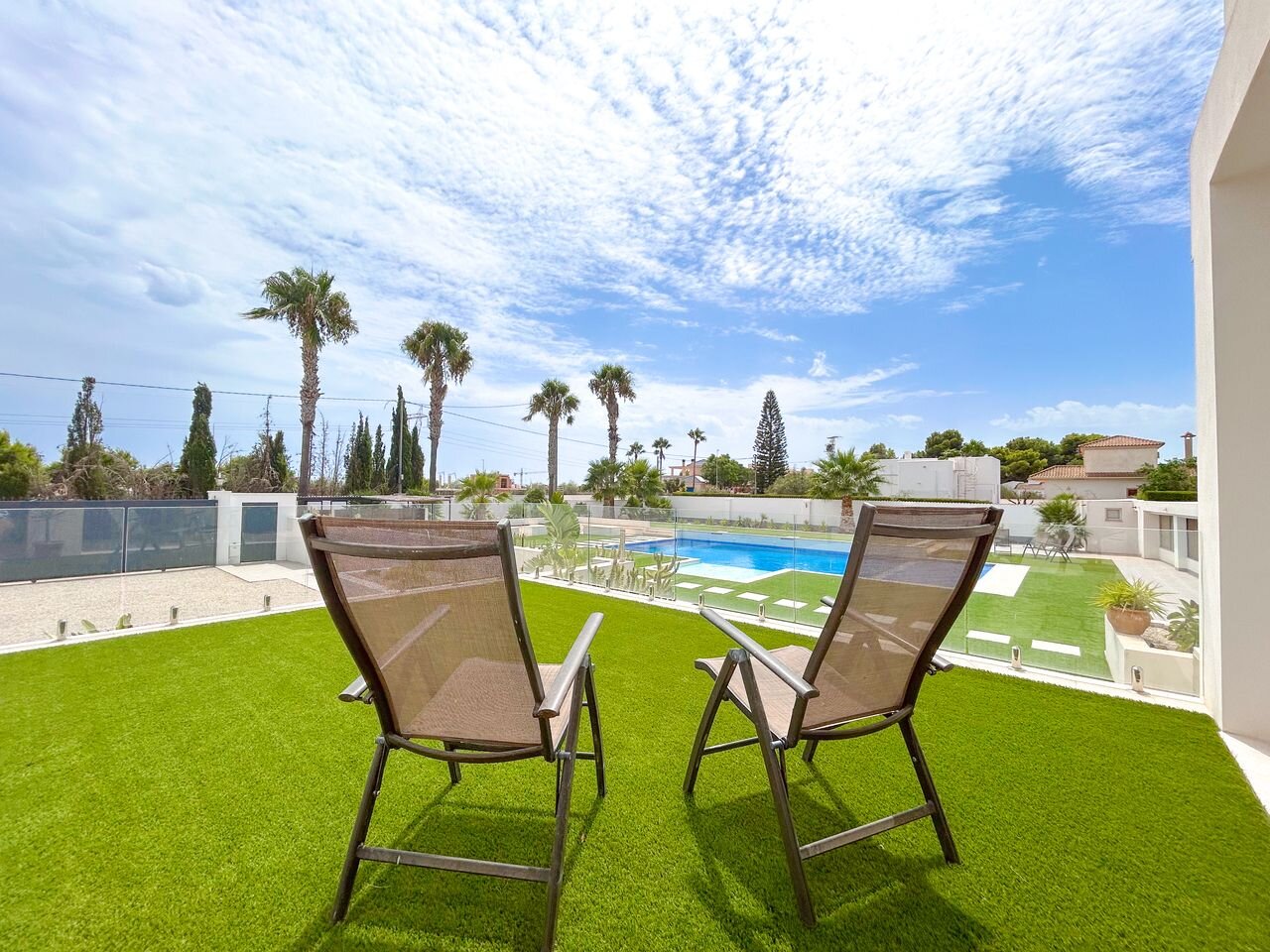 8-Bedroom Villa in Pueblo 8, Los Montesinos - Image 4