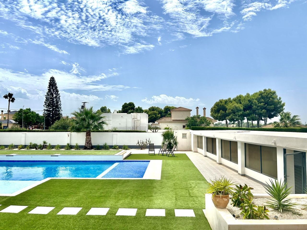 8-Bedroom Villa in Pueblo 8, Los Montesinos - Image 8