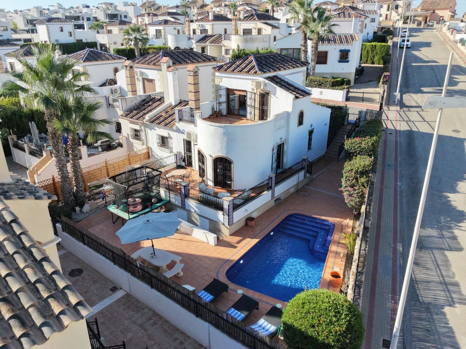 3-Bedroom Villa in Comunidad Valenciana, Algorfa - Image 1
