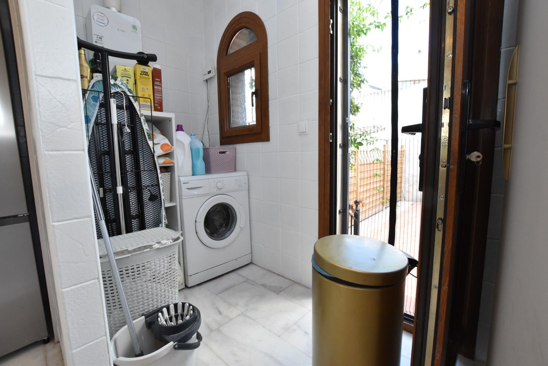 3-Bedroom Villa in Comunidad Valenciana, Algorfa - Image 10