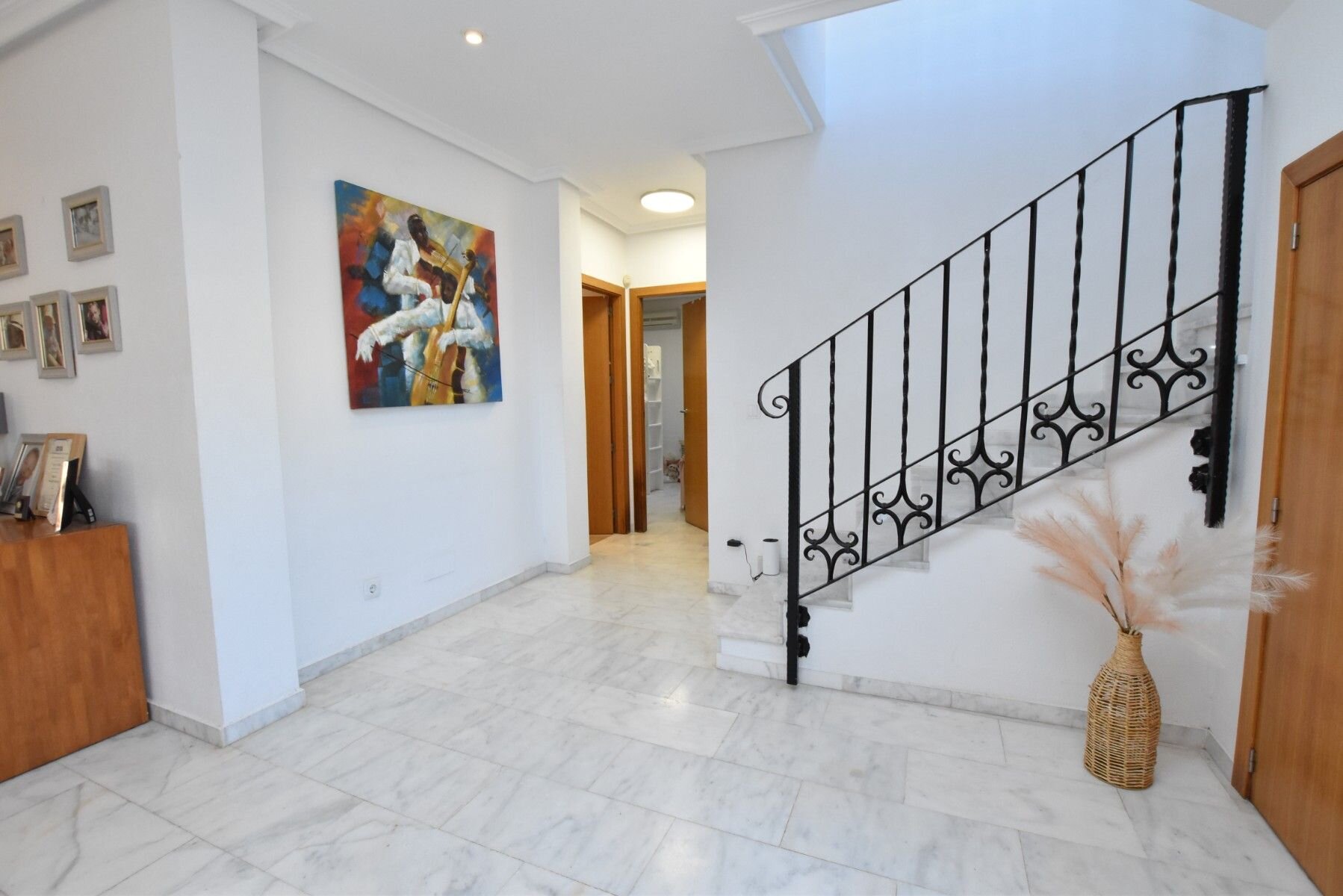 3-Bedroom Villa in Comunidad Valenciana, Algorfa - Image 12