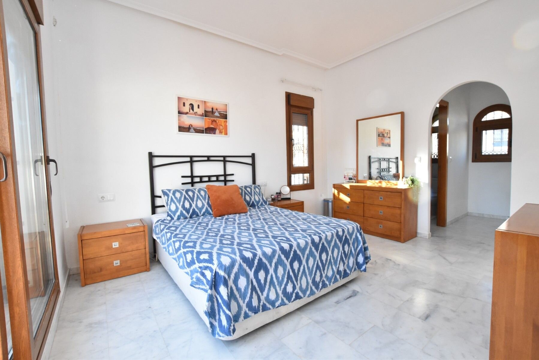 3-Bedroom Villa in Comunidad Valenciana, Algorfa - Image 18