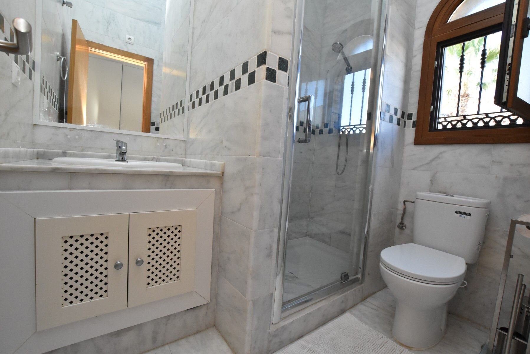 3-Bedroom Villa in Comunidad Valenciana, Algorfa - Image 19