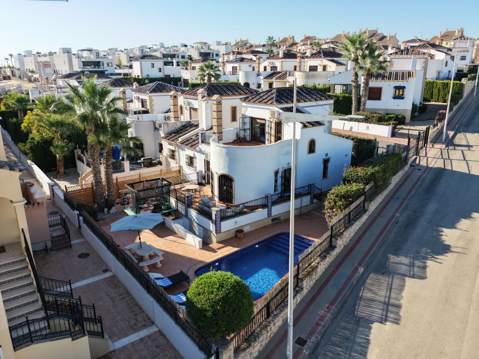 3-Bedroom Villa in Comunidad Valenciana, Algorfa - Image 32